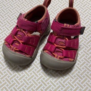Keen girls size 4 infant sandal